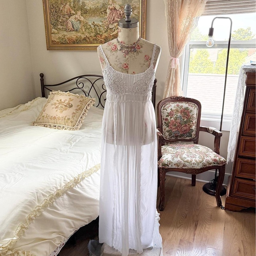 White‎ Lace maxi dress   Flora size small white lace nightgown